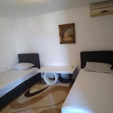 Apartmani Ruza ポドゴリツァ エクステリア 写真