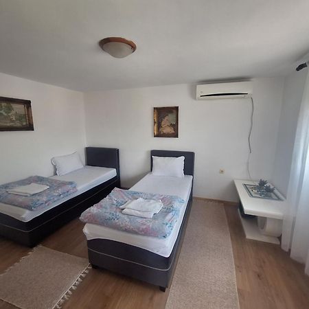 Apartmani Ruza ポドゴリツァ エクステリア 写真