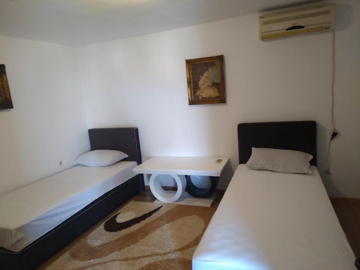 Apartmani Ruza ポドゴリツァ エクステリア 写真